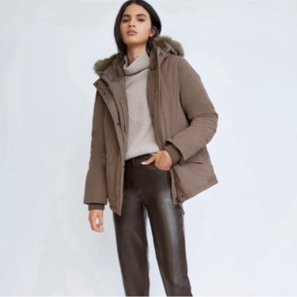 Aritzia Mont Blanc Wilfred Short Parka - Picture 1 of 7